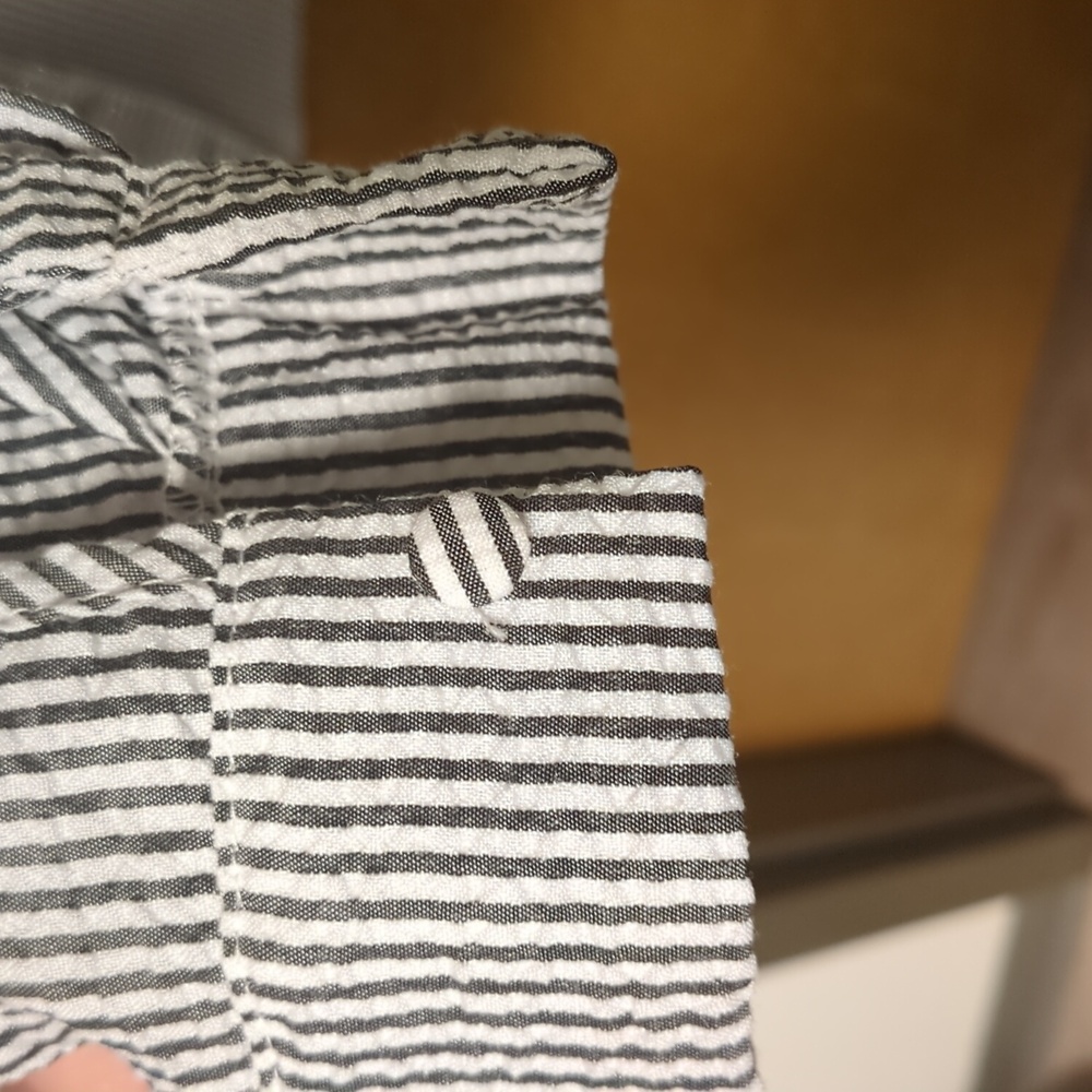 Chic Anna - Kaci California Blouse with Ruffle Detail - Feminine - Sophisticated - Picture 3 of 13